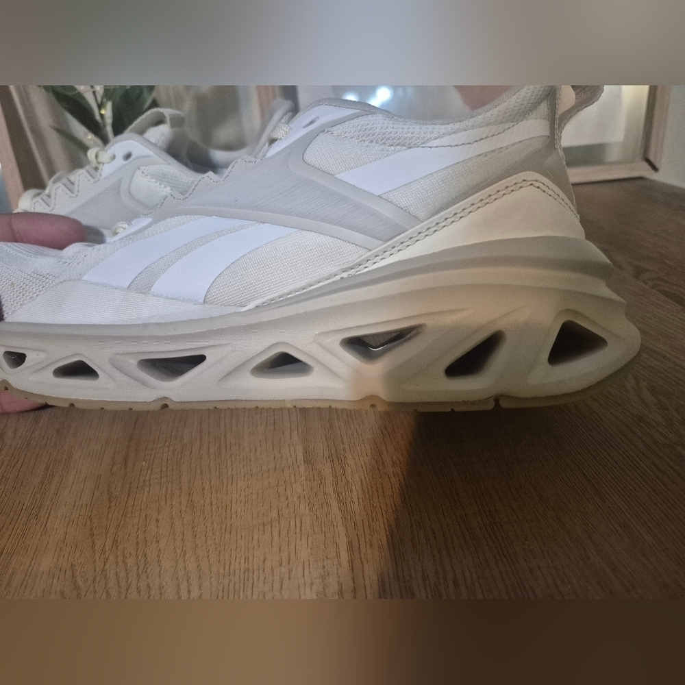 Reebok Women's Gray and White Athletic Shoes - Picture 2 of 7